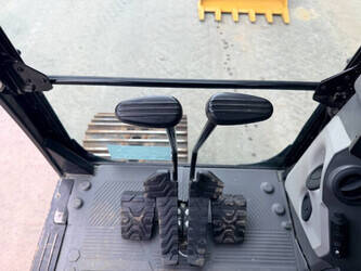 2018-caterpillar-323-07a-1484989-49002753