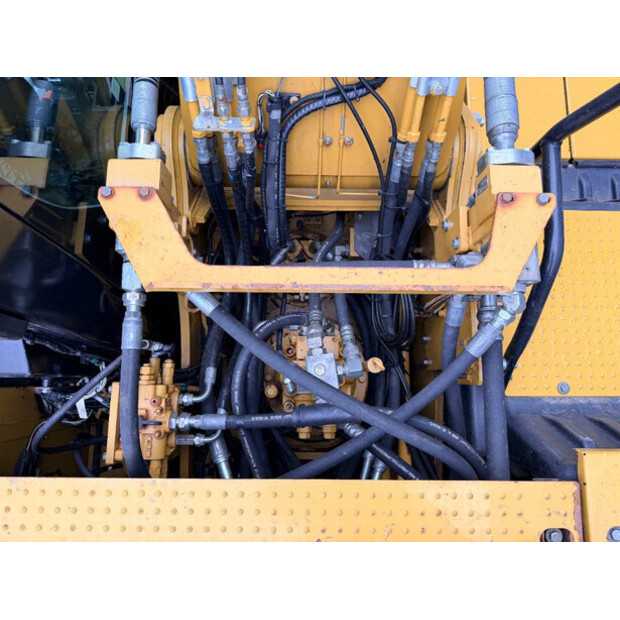 2018 Caterpillar 323-07A-49002786