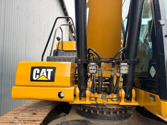 2018-caterpillar-323-07a-1484990-49002790