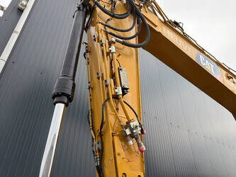 2019-caterpillar-323-1484991-49002812