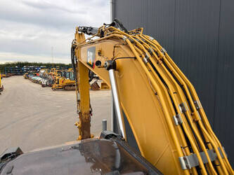 2019-caterpillar-323-1484991-49002822
