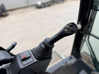 2019-caterpillar-323-1484991-49002841