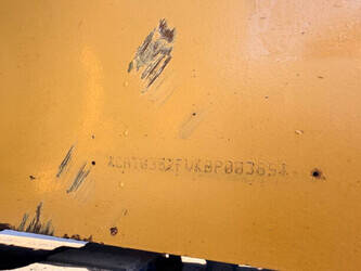 2017-caterpillar-352f-1484995-49002990