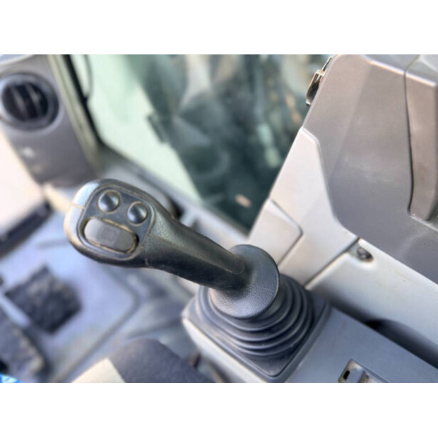 2017 Caterpillar 352F-49002996