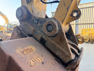2017-caterpillar-352f-1484995-49003008