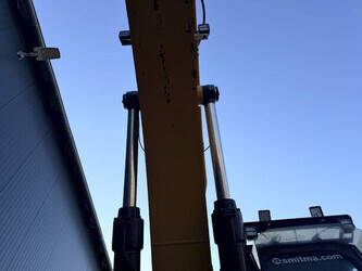 2017-caterpillar-352f-1484995-49003011