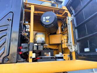 2017-caterpillar-352f-1484995-49003030