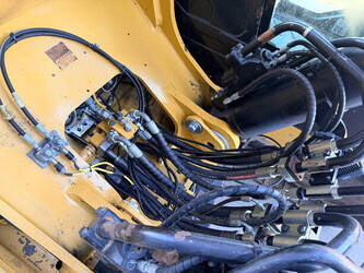 2017-caterpillar-352f-1484995-49003034