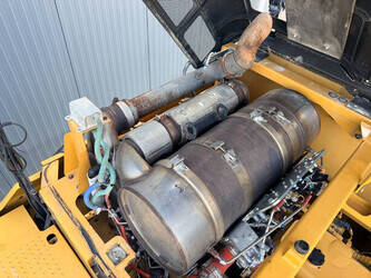 2017-caterpillar-352f-1484995-49003040