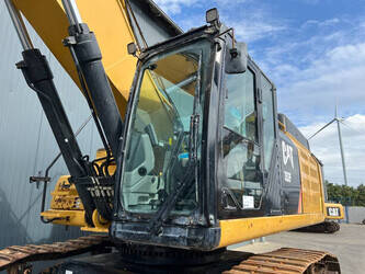 2017-caterpillar-352f-1484996-49003048