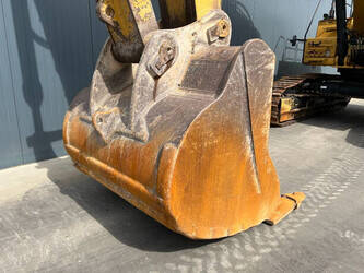 2017-caterpillar-352f-1484996-49003054