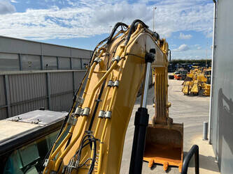 2017-caterpillar-352f-1484996-49003066