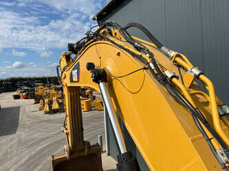 2017-caterpillar-352f-1484996-49003067