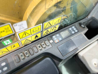 2017-caterpillar-352f-1484996-49003090