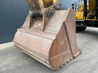 2014-caterpillar-374fl-me-1484998-49003172