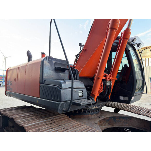 2016 Hitachi ZX250LC-5B-49003235