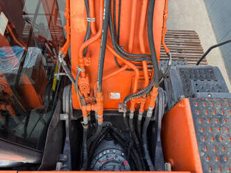 2016-hitachi-zx250lc-5b-1484999-49003239