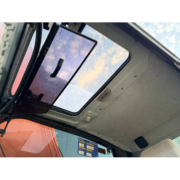 2016 Hitachi ZX250LC-5B-49003261