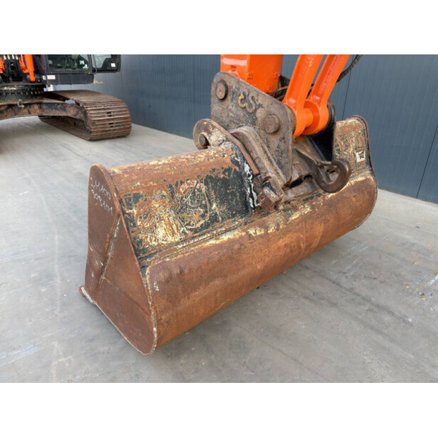 2016 Hitachi ZX250LC-5B-49003271