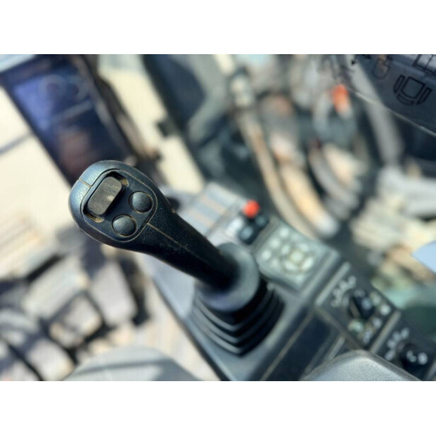 2022 Volvo EC300EL-49003330