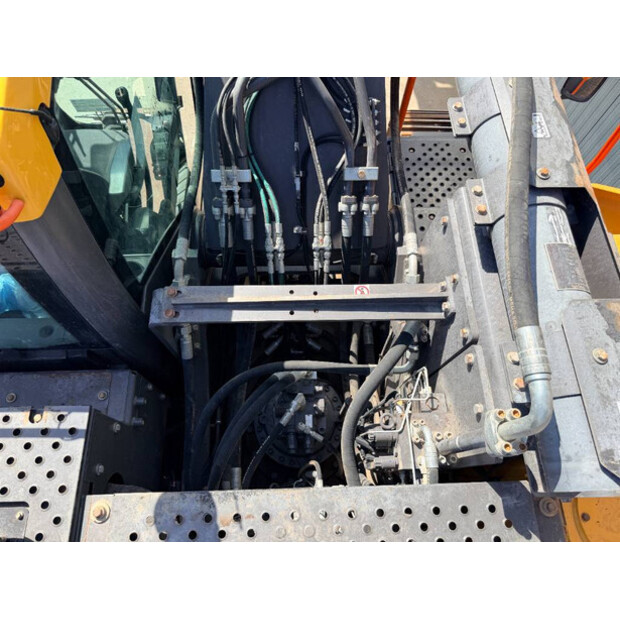 2022 Volvo EC300EL-49003364
