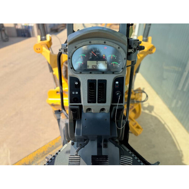 2011 Caterpillar 140 M 2-49003544