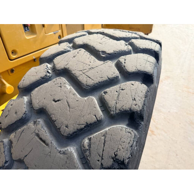 2014 Caterpillar 140M2-49003611