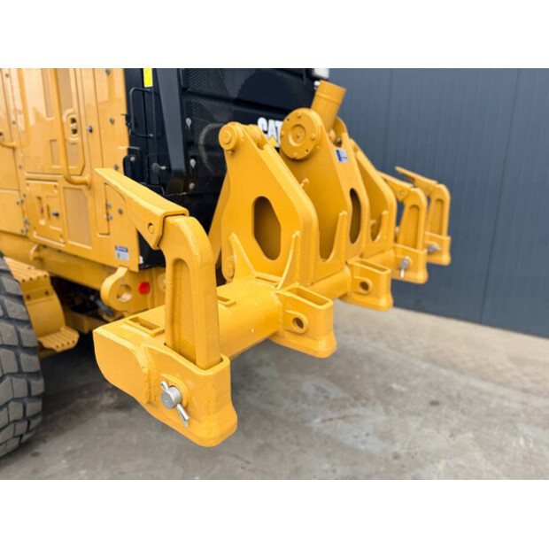 2015 Caterpillar 140M3-49003664