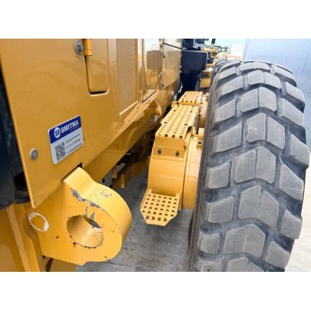 2015 Caterpillar 140M3-49003676