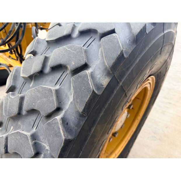 2015 Caterpillar 140M3-49003681