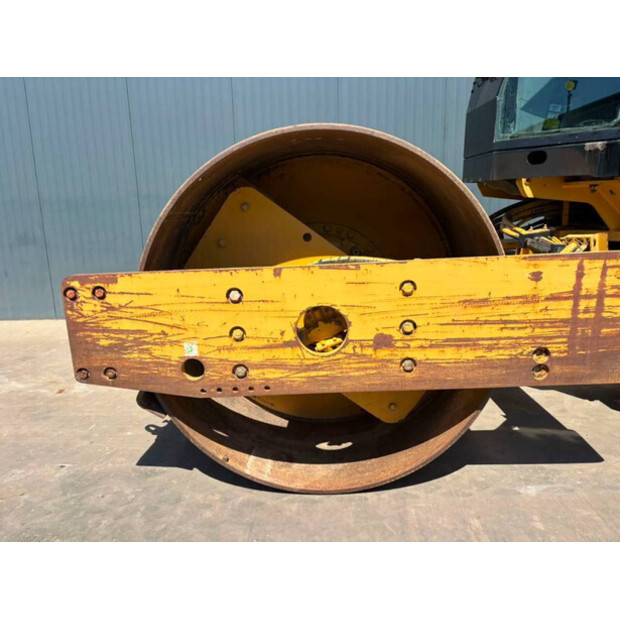 2002 كاتربيلر CS563D-49005325
