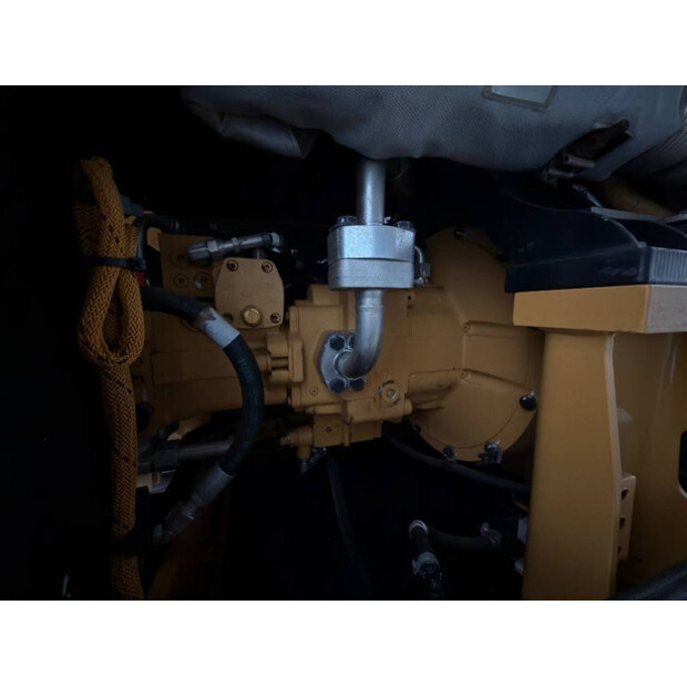 2015 Caterpillar M318F-49005977