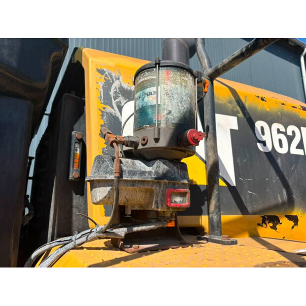 2017 كاتربيلر 962M-49006370
