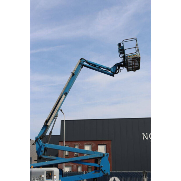 2006 Genie Z-60/34-49013888
