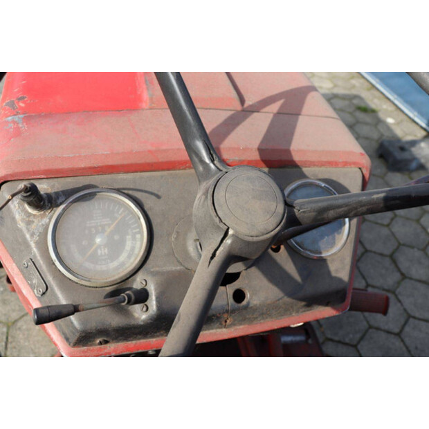1972 MC Cormick 353-49014370