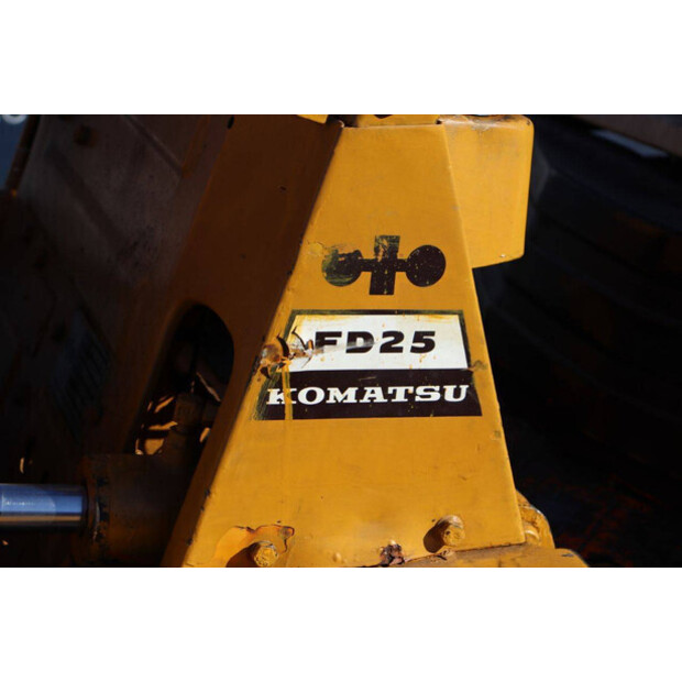 كوماتسو FD20-7-49014390