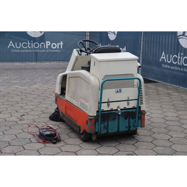 2017 TENNANT 6100-49014685