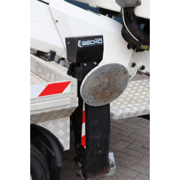 2009 Oil & Steel Snake 2010 Compact-49015304