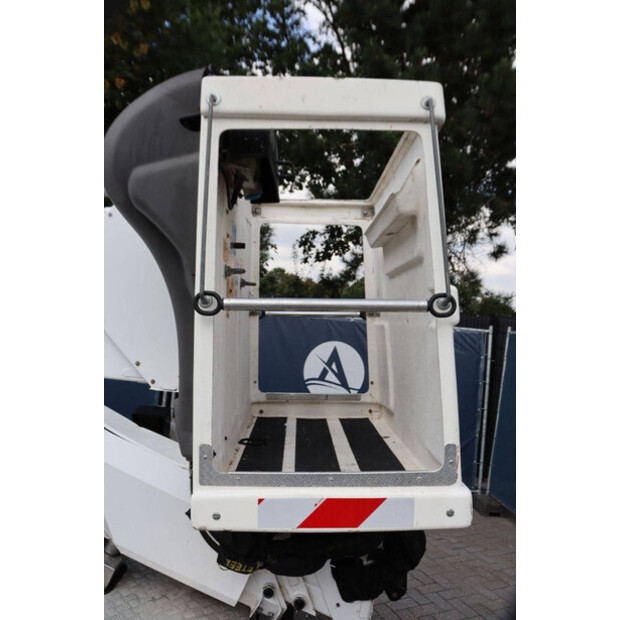 2009 Oil & Steel Snake 2010 Compact-49015305