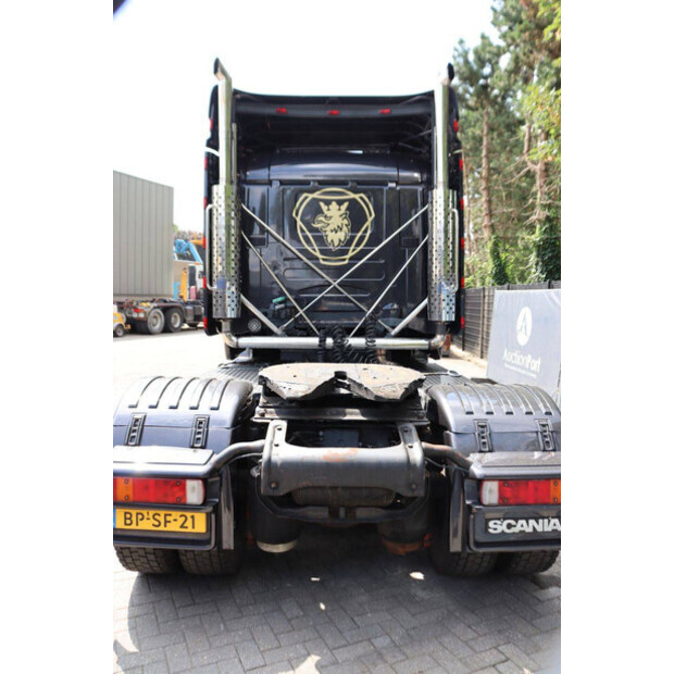 2001 Scania T124-49015380