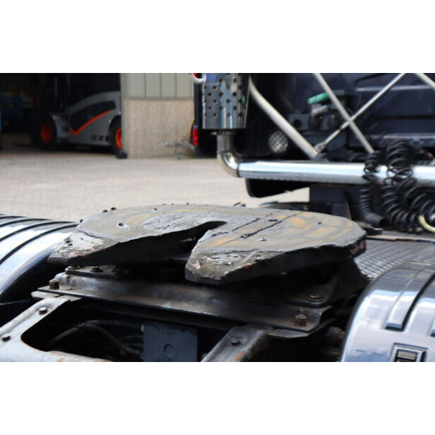 2001 Scania T124-49015396