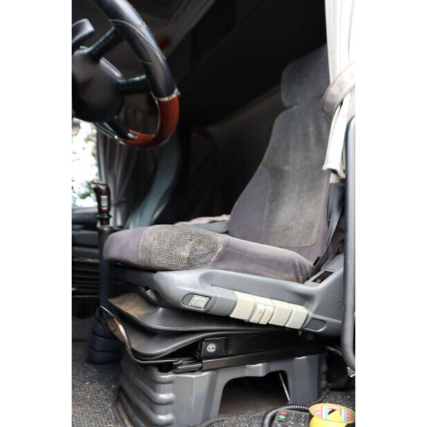 2001 Scania T124-49015407