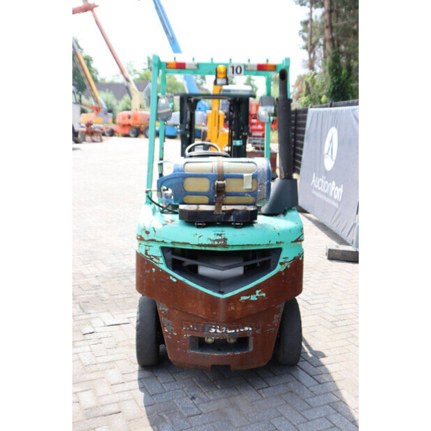 2017 ميتسوبيشي FG25N-49015597