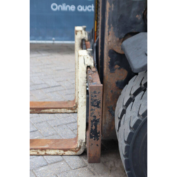 2013 Hyster H4.2-49015732
