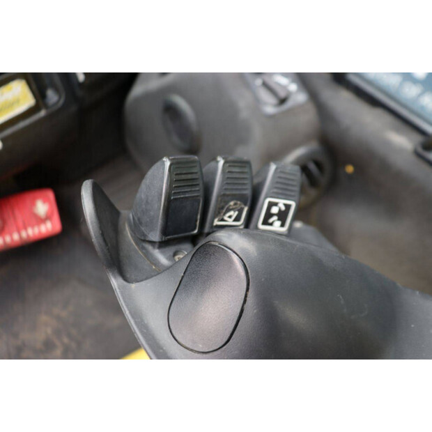 2013 Hyster H4.2-49015750