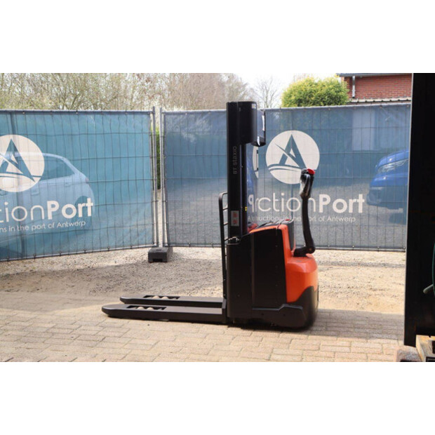 2015 BT SWE140L-49016349