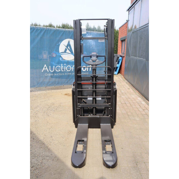 2015 BT SWE140L-49016354