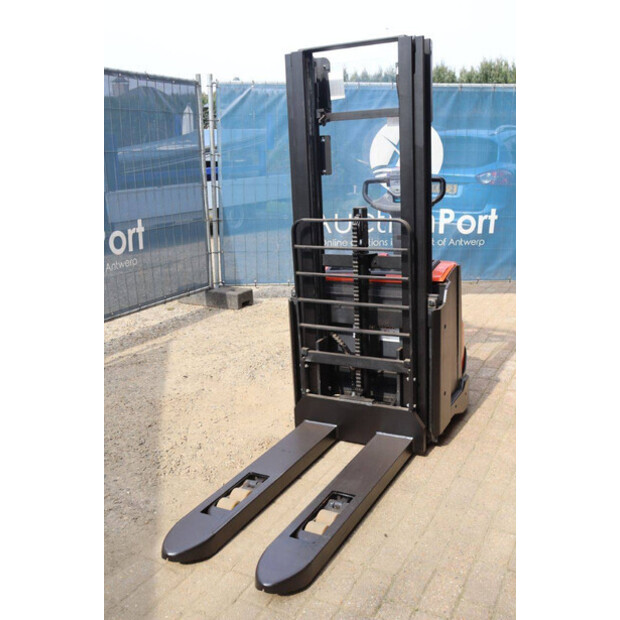 2015 BT SWE140L-49016355