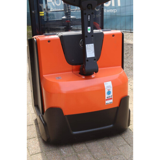 2015 BT SWE140L-49016358