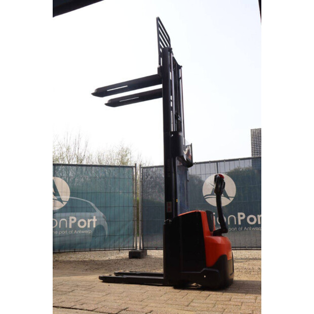 2015 BT SWE140L-49016367